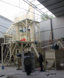 河南原陽(yáng)綠?？?中型顆粒飼料機(jī)組